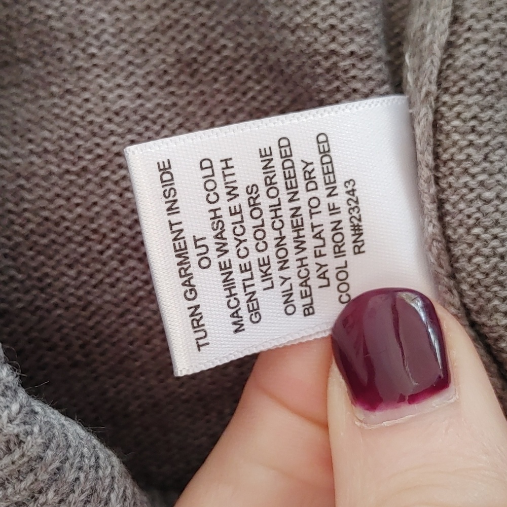 New York and Company Light Gray V Neck Sweater Size XXL - Picture 6 of 7